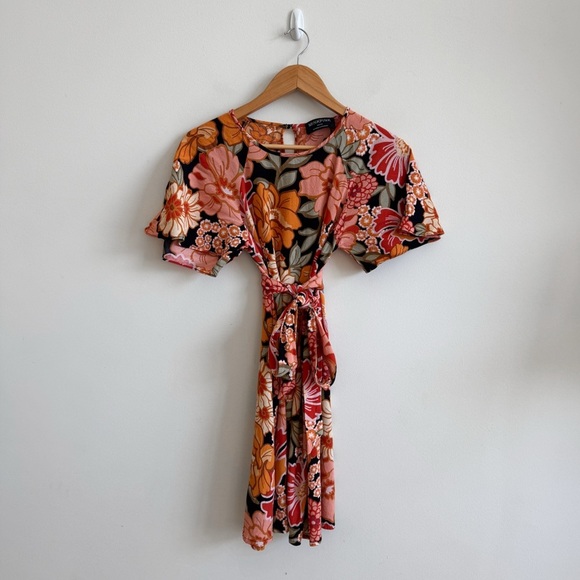 MINKPINK • Rey Raglan Mini Tee Dress - Picture 9 of 13